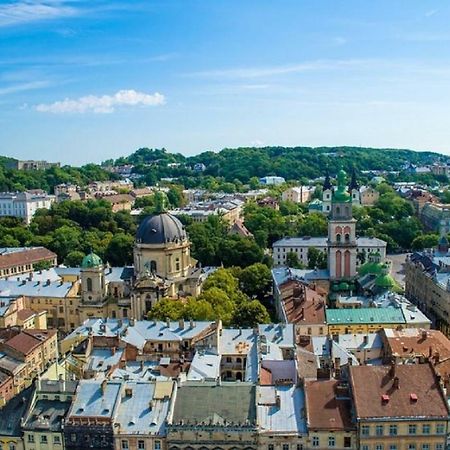 Two-Bedroom On Lesi Ukrainky Lviv Exterior photo