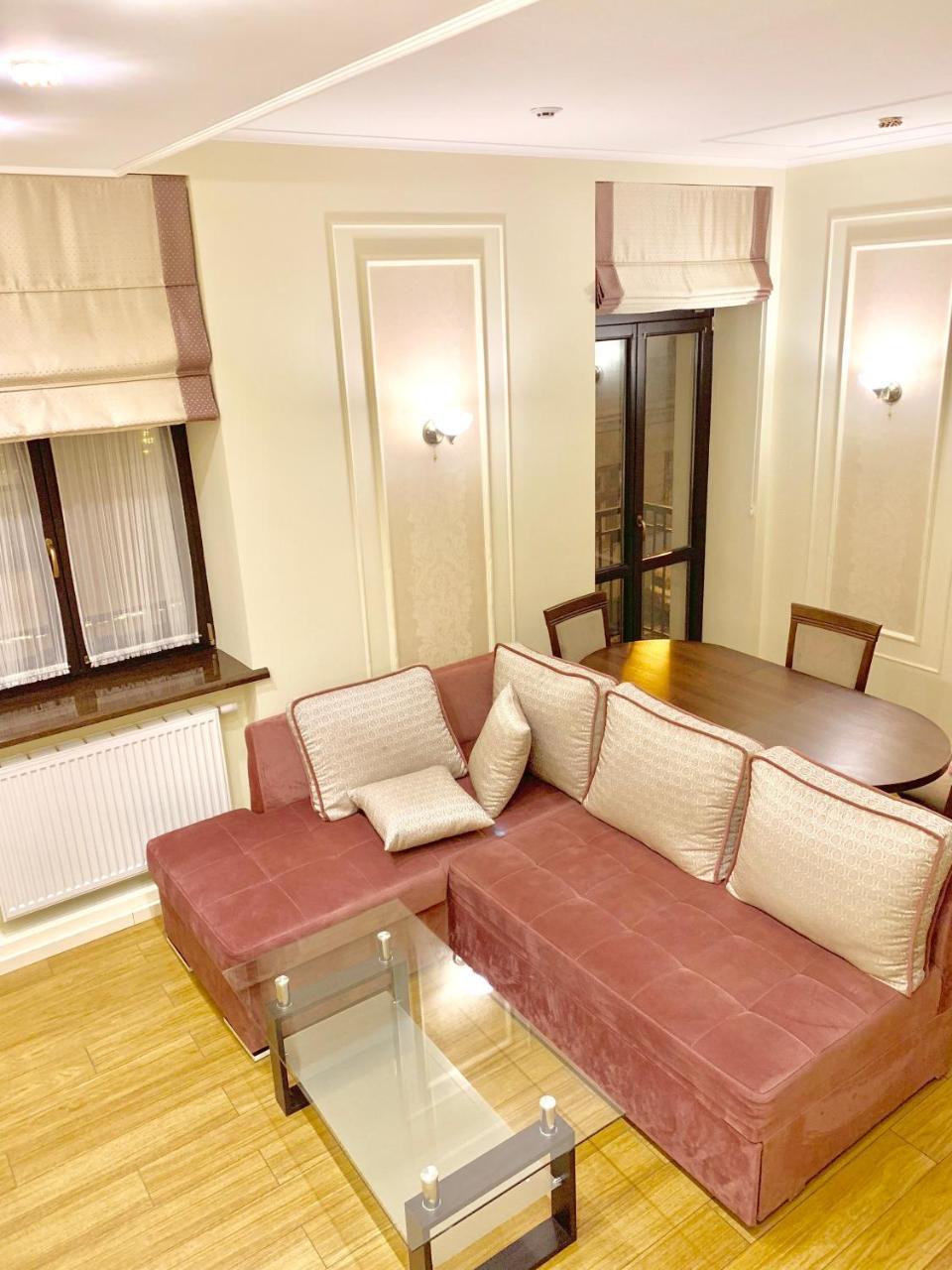 Two-Bedroom On Lesi Ukrainky Lviv Exterior photo